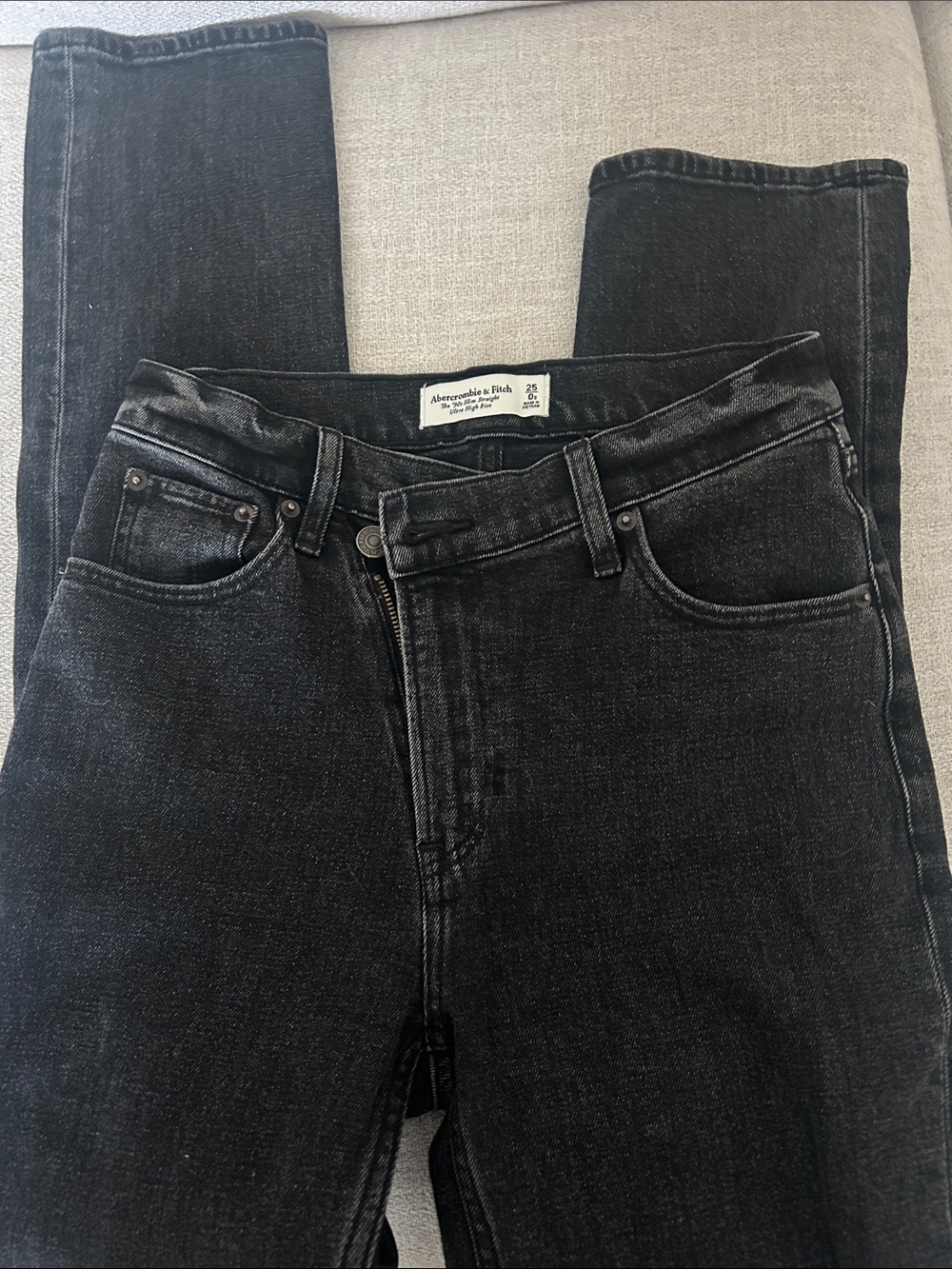 Abercrombie & Fitch women’s Black Slim Straight Jeans